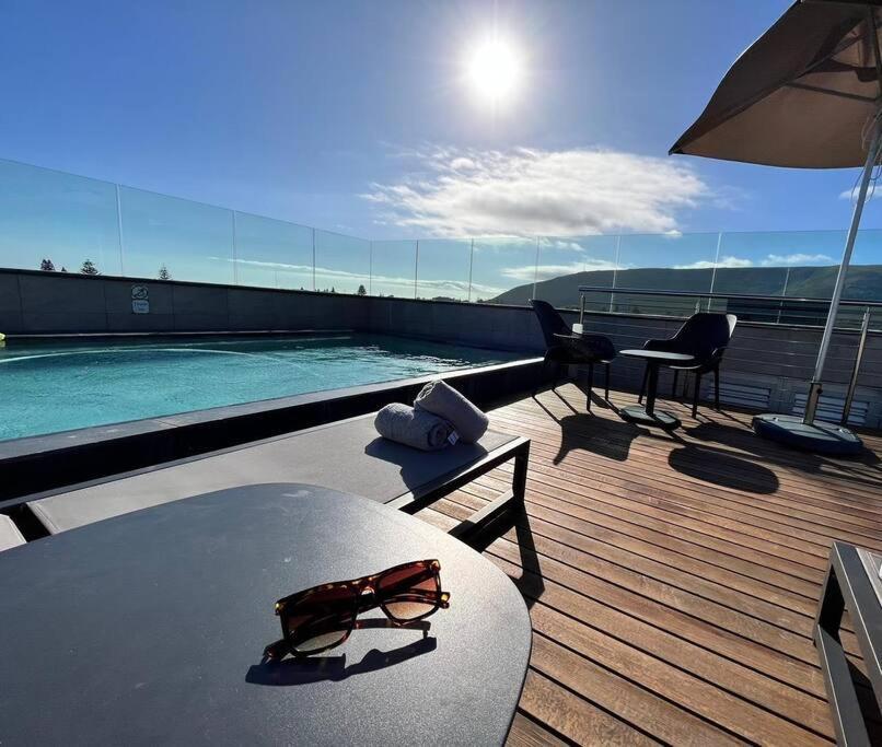 Central Modern Studio Apartment, Hermanus Waterfront Экстерьер фото