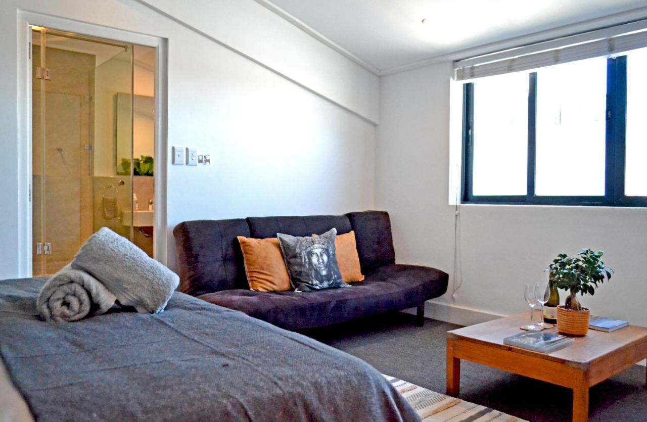 Central Modern Studio Apartment, Hermanus Waterfront Экстерьер фото